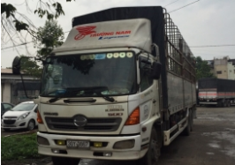 Vận chuyển hàng hóa bằng xe tải